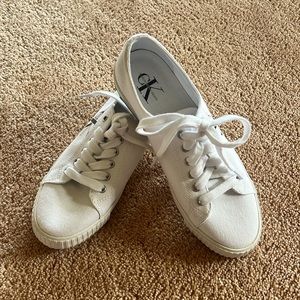 Calvin Klein Women Low Top Sneakers US 7.5 White Canvas Fabric